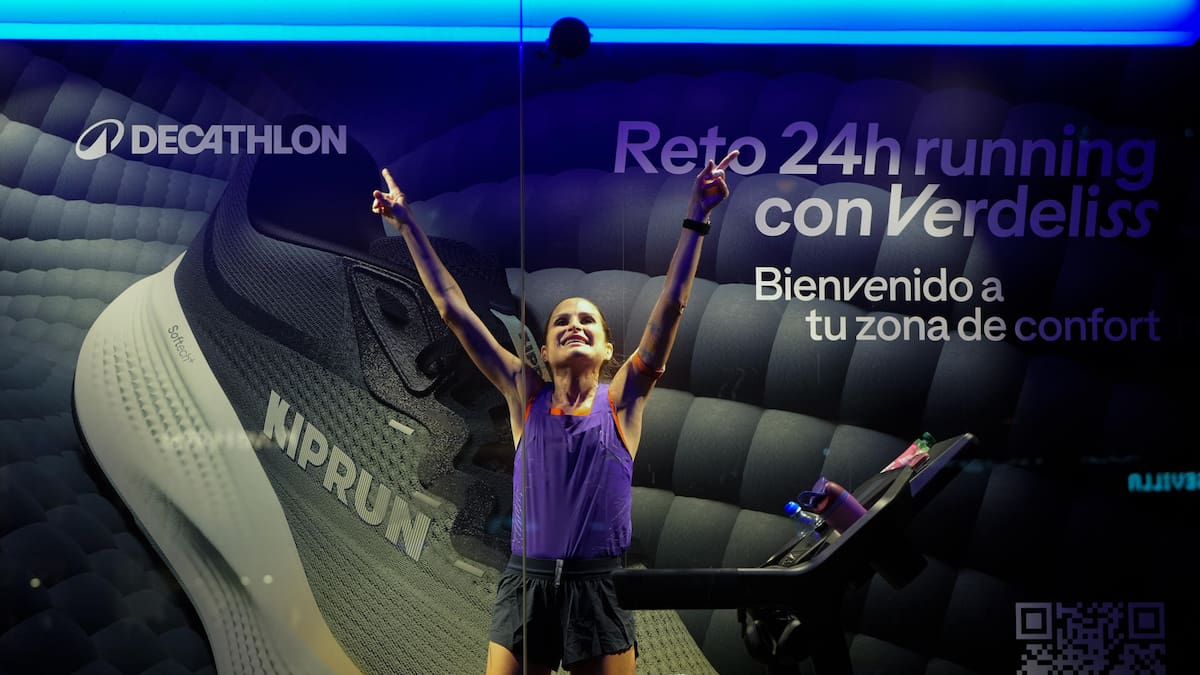 Un desafío épico en el running mundial: la influencer Verdeliss corrió 24 horas sin parar sobre una cinta