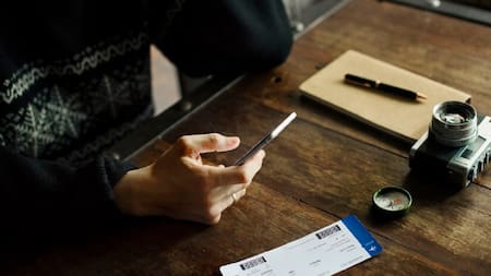 Compra de pasajes de avión. Foto: Freepik