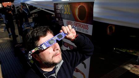 Eclipse total de Sol, Reuters