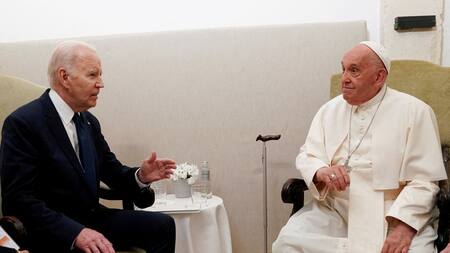 Joe Biden y el papa Francisco. Foto: archivo Reuters