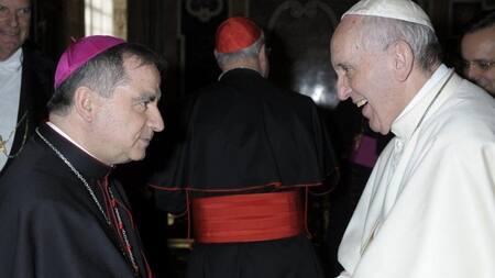 Angelo Becciu y el Papa Francisco