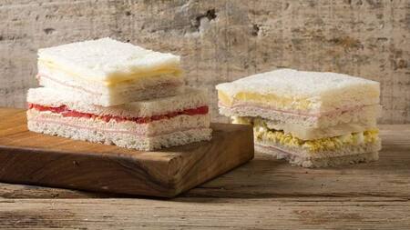 Qué sandwich de miga prefiere cada signo del zodíaco. Foto Instagram @confiteria.dosescudos