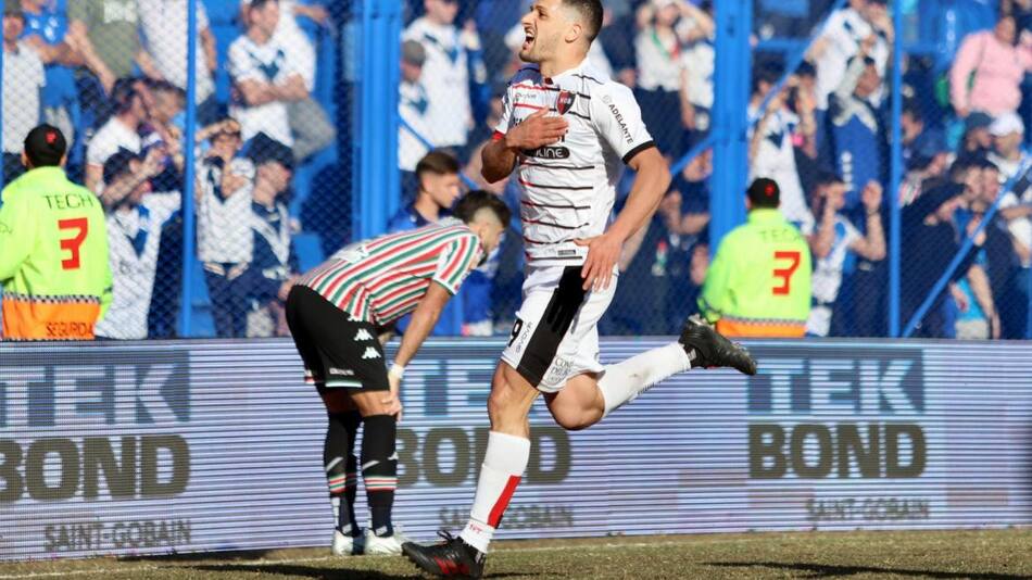 Juan Manuel García le dio el triunfo a Newells contra Vélez. Foto: Twitter @Newells.