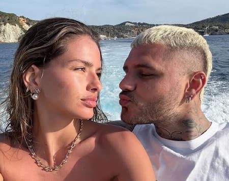 Mauro Icardi y la China Suárez en Ibiza. Foto: Instagram @sangrejaponesa