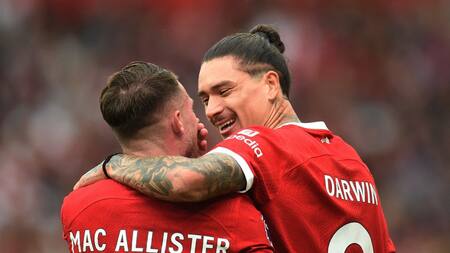 Alexis Mac Allister y Darwin Núñez, la dupla rioplatense de Liverpool. Foto: Reuters.