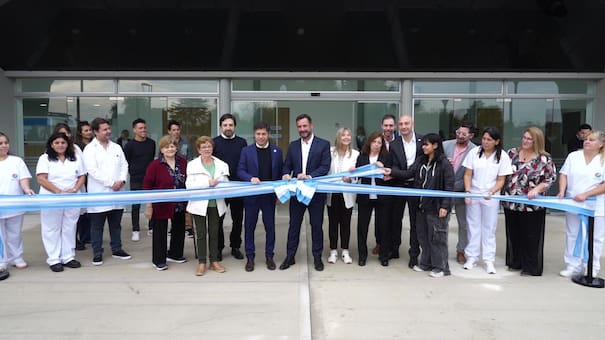 Ariel Sujarchuk y Axel Kicillof inauguraron la quinta Unidad de Diagnóstico Precoz del partido de Escobar