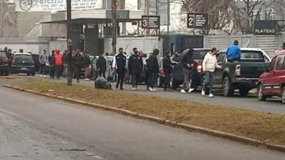 Barrabravas despidieron en caravana a delincuente asesinado por jubilado en Quilmes