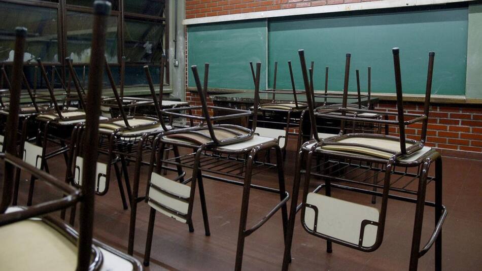 Aula vacía, sin clases, escuela, educación, NA