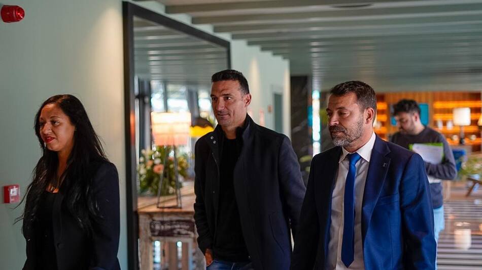 Lionel Scaloni en el sorteo de la Champions League de futsal. Foto: @FFIB_oficial.