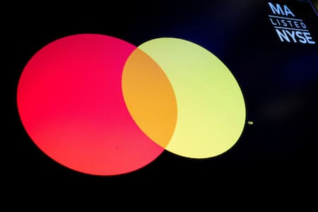 El logo de Mastercard. Foto: Reuters/Brendan McDermid