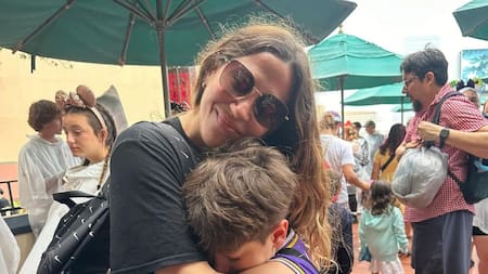 Jimena Barón y su hijo Momo, en Orlando. Foto: Instagram