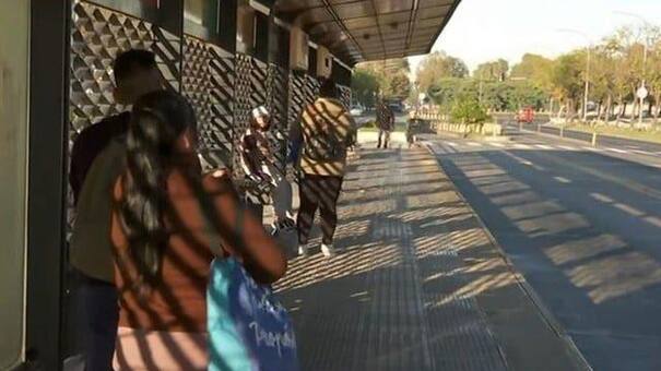 Un policía de la Ciudad mató a un ladrón que quiso robarle cuando iba a subir al colectivo en el Bajo Flores