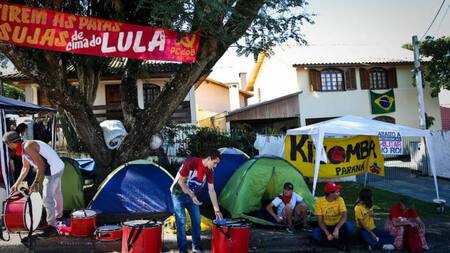 Campamento pro Lula baleado en Brasil
