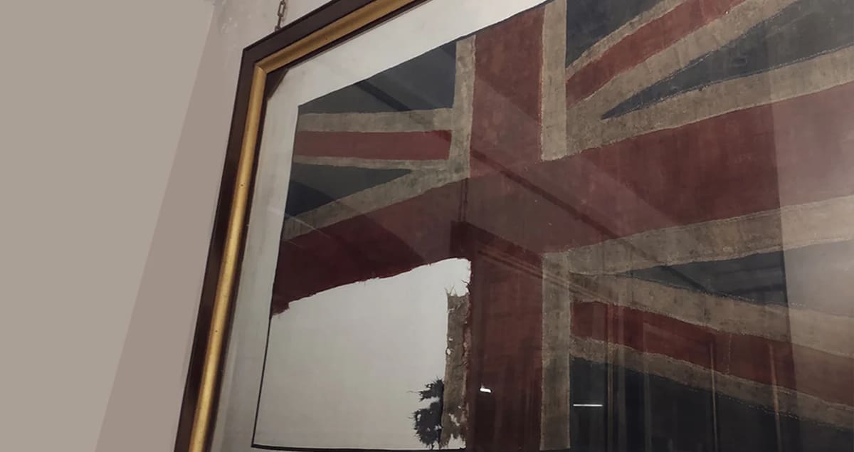 Colgadas en Santo Domingo, esas telas antiguas todavía cuentan una historia incómoda