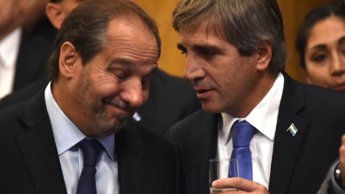 Nicolás y Luis Caputo. Foto: archivo