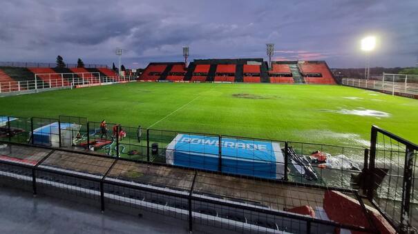 Copa Libertadores: por el temporal de lluvias, se postergó el partido entre Patronato y Olimpia