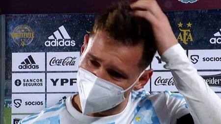 Lionel Messi llorando