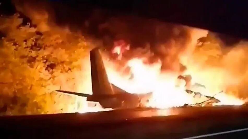 Tragedia aérea en Ucrania, se estrelló un avión militar, Foto Video Twitter