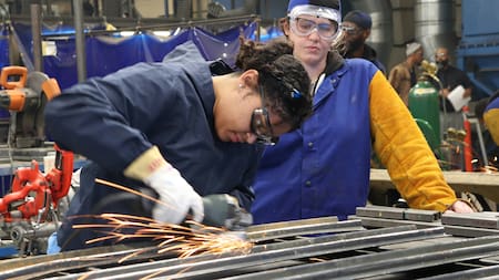 El Gobierno de Javier Milei logró la media sanción del Proyecto de Ley del Presupuesto 2026 que incluye un desfinanciamiento al fondo de escuelas técnicas y por lo tanto al Instituto Nacional de Investigación Tecnológica.