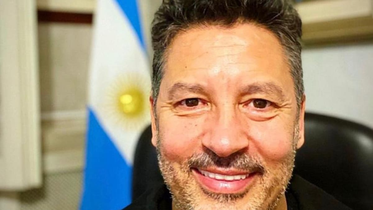 El intendente de Merlo, Gustavo Menéndez, anunció que recibió el alta tras superar el coronavirus