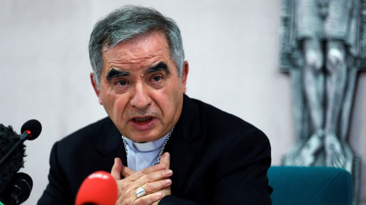 El cardenal Angelo Becciu. Foto: Reuters