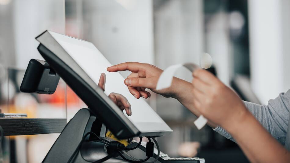 El objetivo principal de esta medida es el de reducir el desperdicio de materiales y minimizar el uso del papel. Foto: Unsplash.