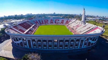 ¿Se juega a puertas cerradas?: qué puede pasar con el Huracán-River tras el derrumbe en Parque Patricios