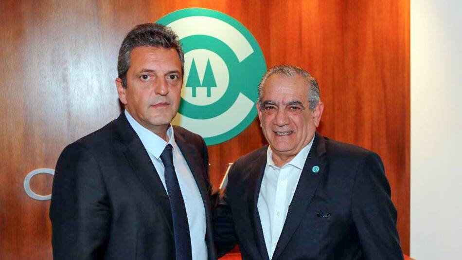 Sergio Massa y Carlos Iannizzotto, titular de CONINAGRO. Foto: NA.