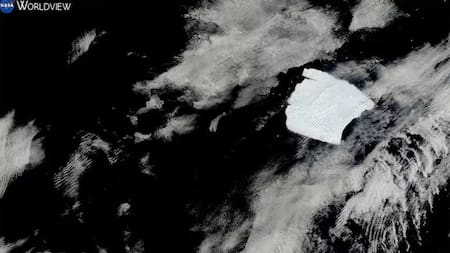 El iceberg más grande del mundo encalló cerca de una isla que Argentina le reclama a Reino Unido