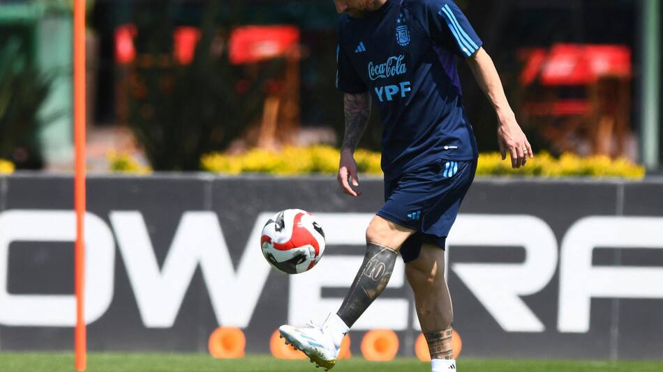 Messi en el entrenamiento de la Selección. Foto: NA.