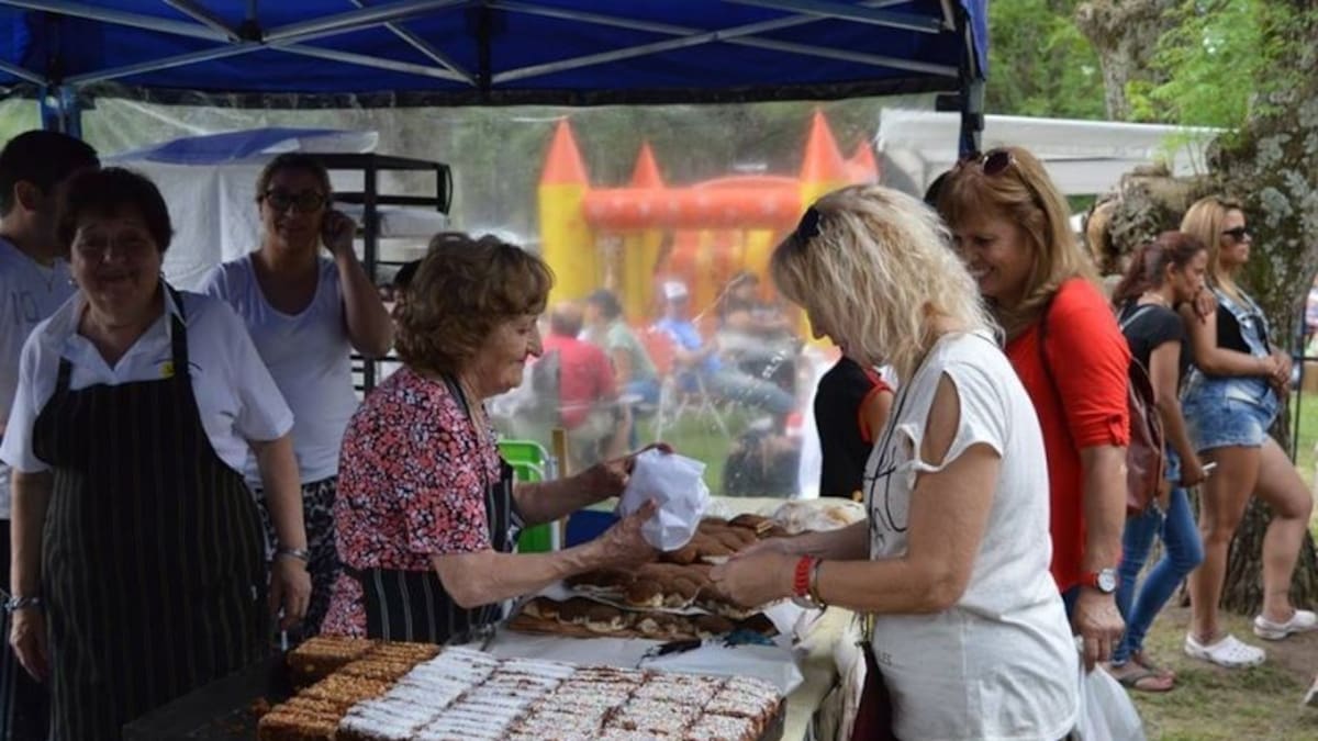 El pueblito de Buenos Aires donde se celebra la Fiesta de la Tortita Negra: una escapada irresistible a puro sabor