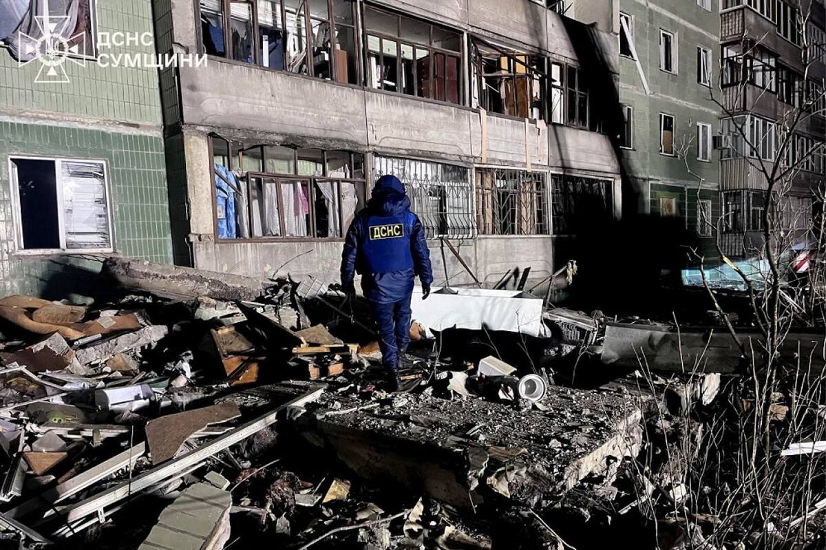 El edificio dañado durante un reciente combate entre fuerzas ucranianas y rusas en la ciudad de Sudzha. Foto: Reuters.