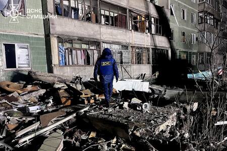 El edificio dañado durante un reciente combate entre fuerzas ucranianas y rusas en la ciudad de Sudzha. Foto: Reuters.