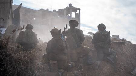 Los soldados israelíes localizan y destruyen los pasos subterráneos. Foto: Reuters