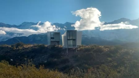 Escapadas de finde XXL: cómo son y cuánto cuesta dormir en las “Tiny houses”, la nueva tendencia de hospedaje