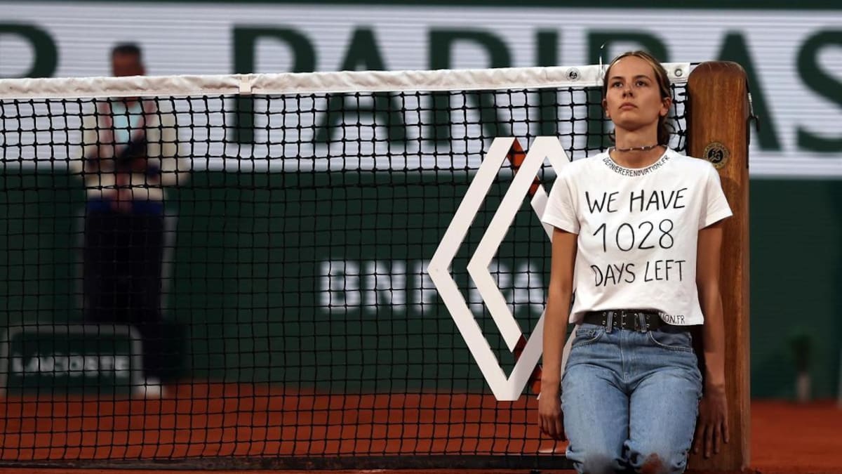 Protesta en la semifinal entre Cilic y Ruud. Foto: EFE.