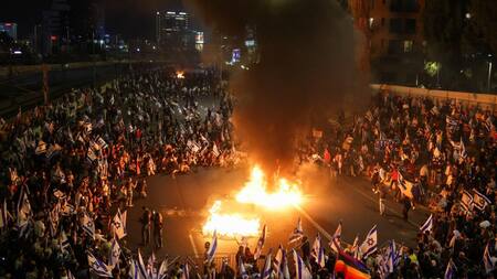 Masivas protestas contra la reforma judicial de Netanyahu. Foto: Reuters.