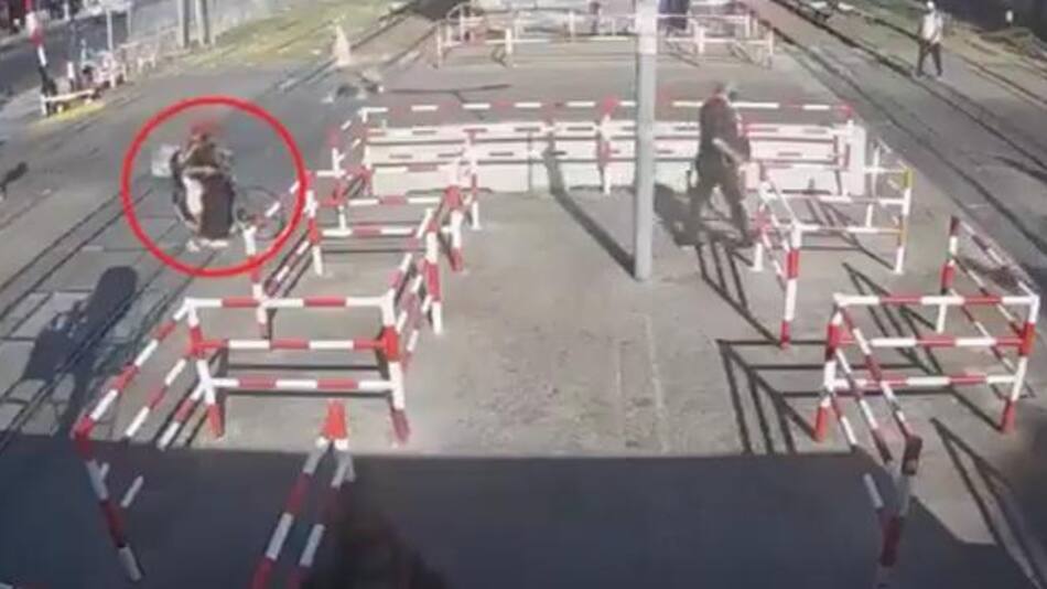 Nuevas imágenes de Maia en el tren Sarmiento, captura video