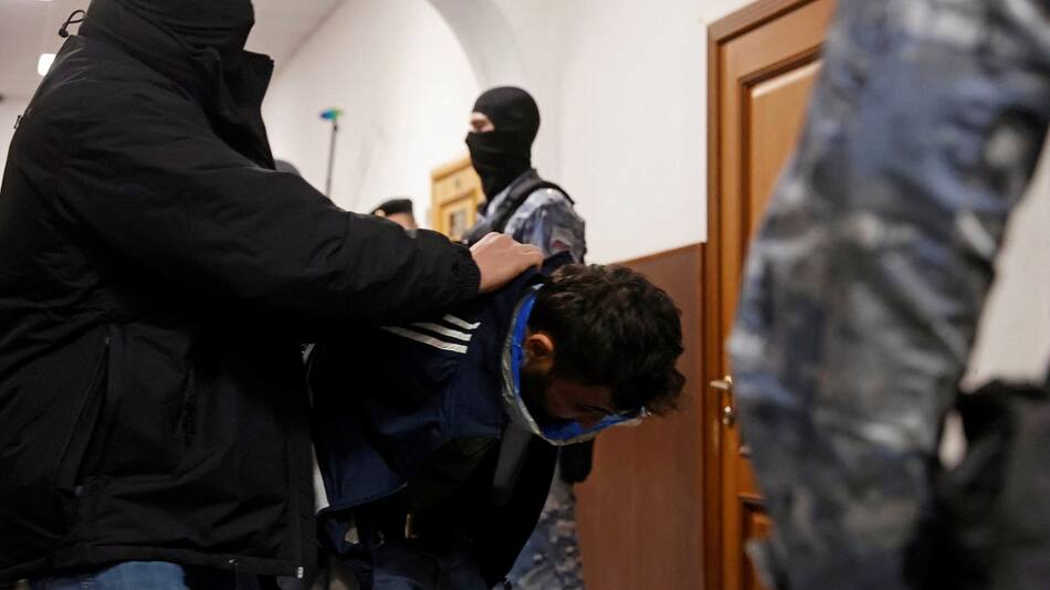 Los sospechosos por el atentado en Moscú fueron llevados a la Justicia. Foto: Reuters
