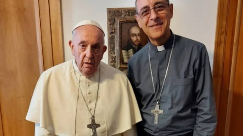 Papa Francisco y Víctor Manuel "Tucho" Fernández.