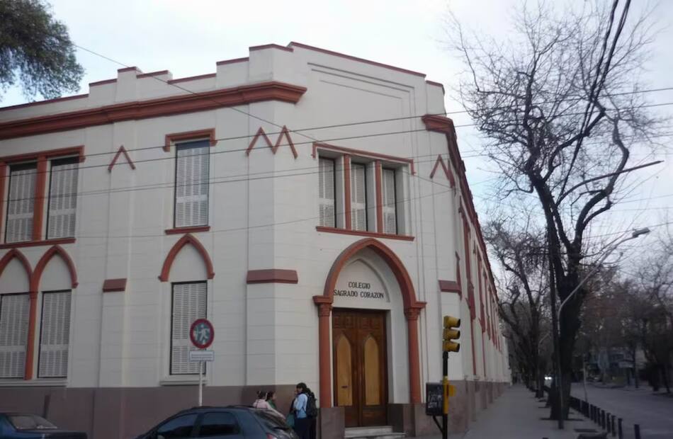 El colegio Sagrado Corazón de Mendoza, al que iba la joven fallecida.