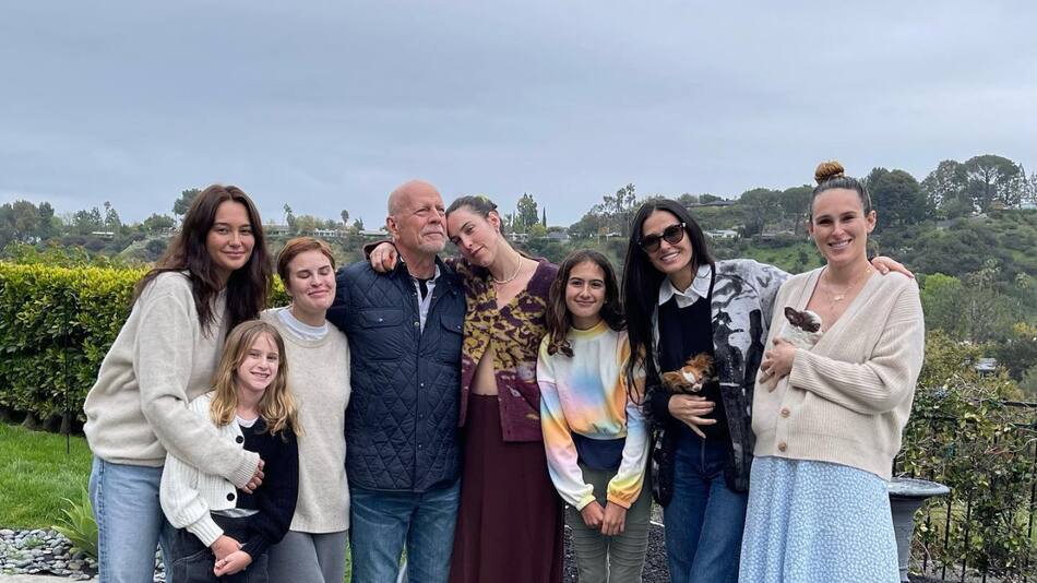 Bruce Willis junto a su familia. Foto: Instagram