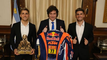 Javier Milei recibió en Casa Rosada a Luciano Benavídes, campeón del Rally Dakar 2026