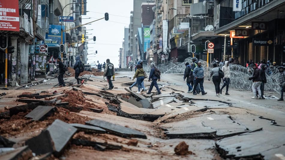 Explosión de tubería de gas en Sudáfrica. Foto: EFE.