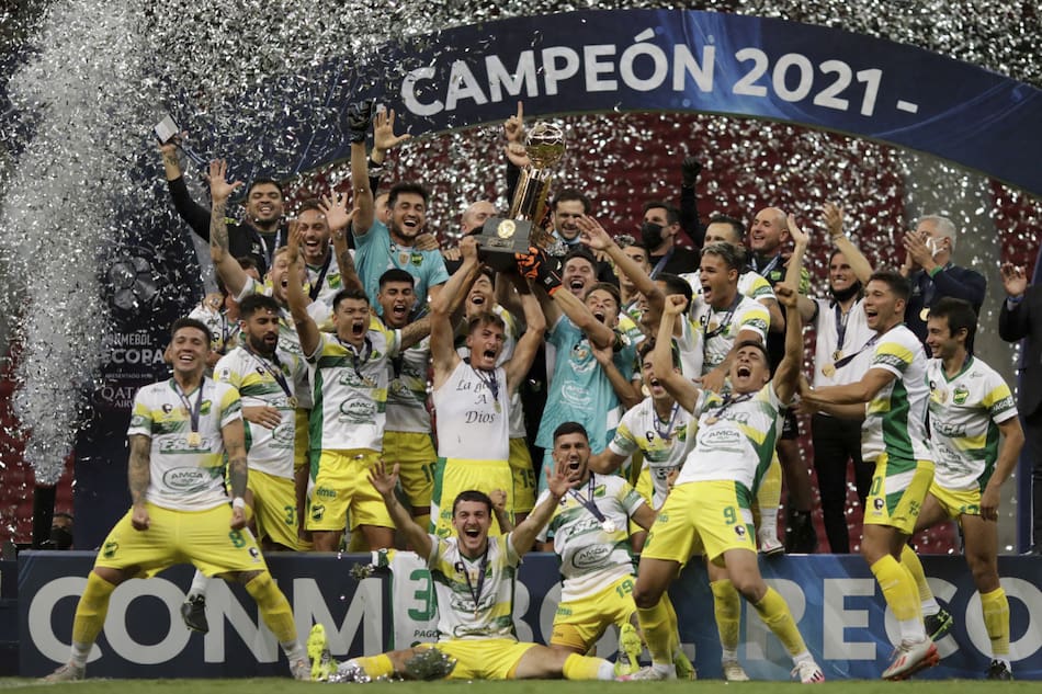Defensa y Justicia campeón de la Recopa 2021. Foto: NA