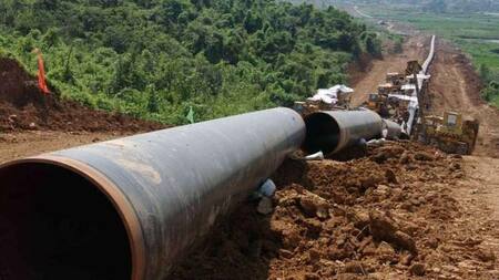 Algunos de los caños sustraídos que iban a formar parte del Gasoducto del Noreste, foto gentileza de Canal Abierto