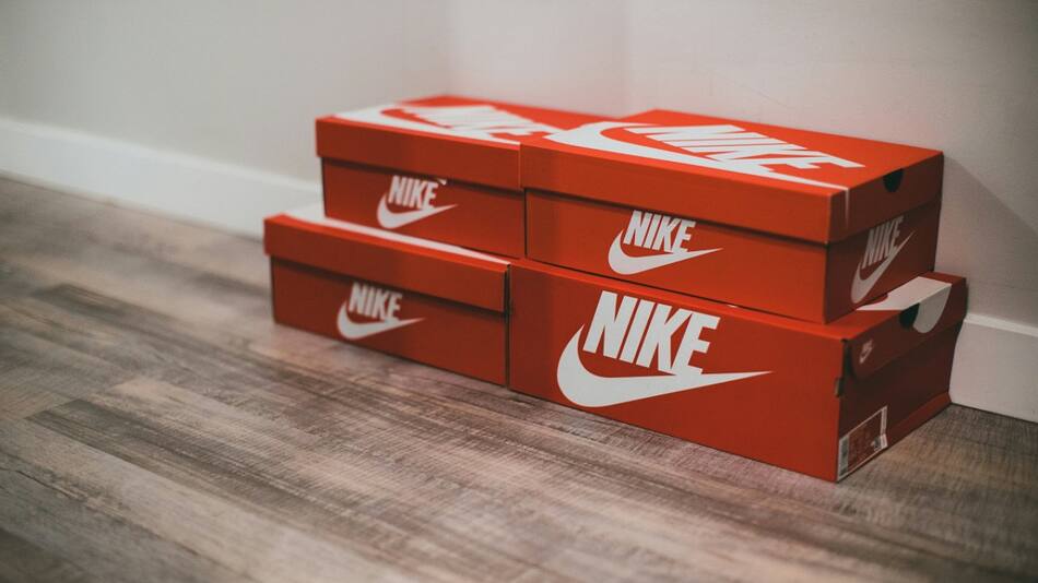 Cajas de zapatillas; Nike. Foto: Unsplash.