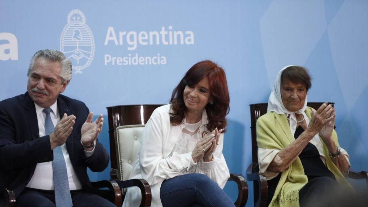 Alberto Fernández y Cristina entregaron los premios Azucena Villaflor 2021