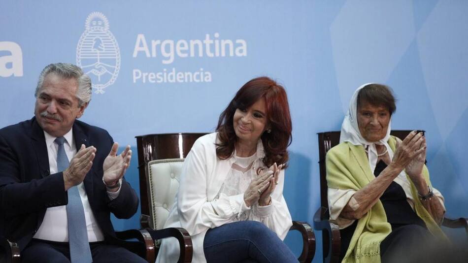 Alberto Fernández y Cristina entregaron los premios Azucena Villaflor 2021