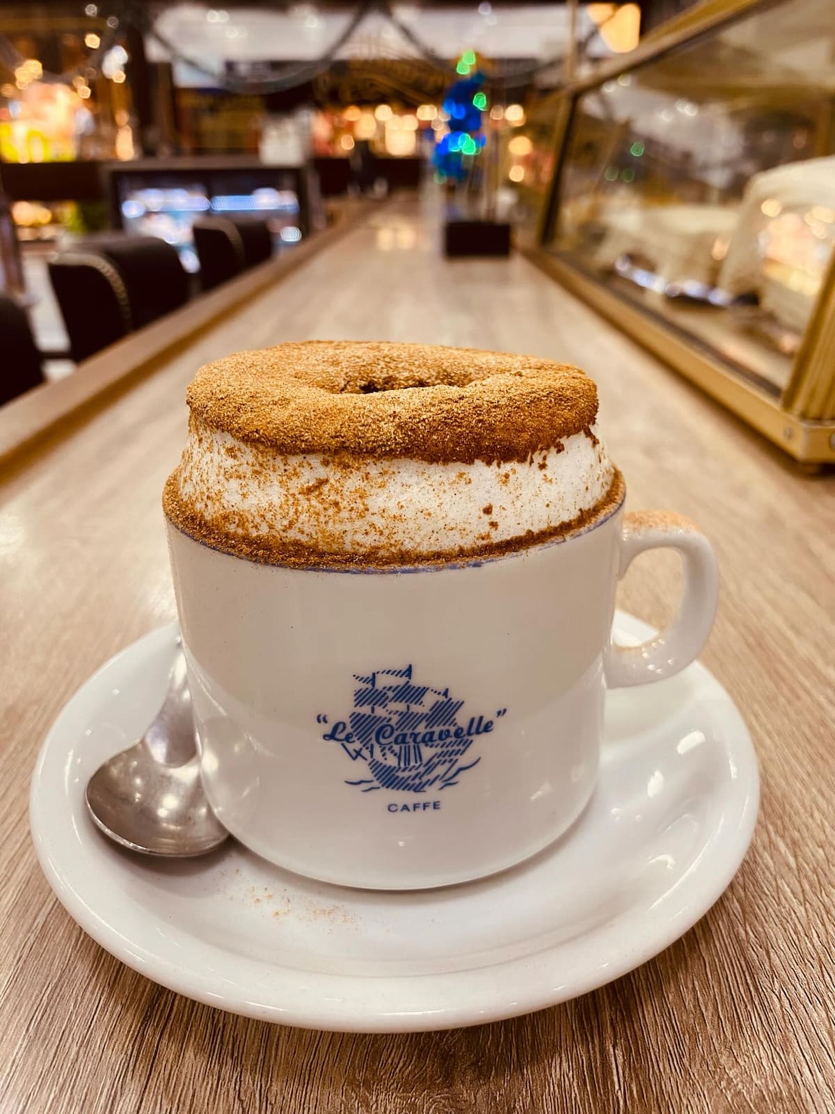 Un café histórico, con alma italiana y un capuchino famoso que sigue atrayendo a porteños y turistas